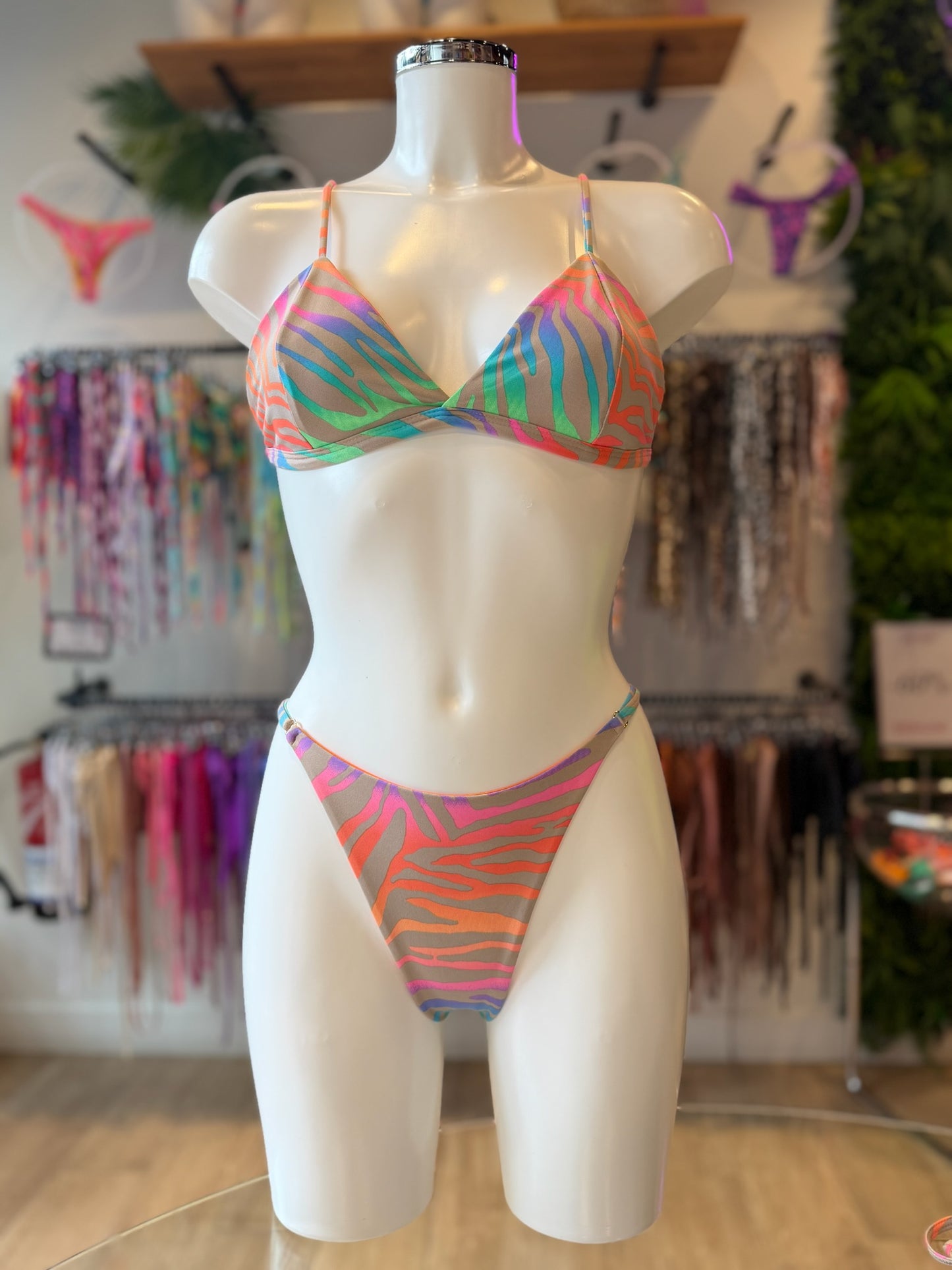 TRIÁNGULO FIJO ZEBRA NUDE-COLORES