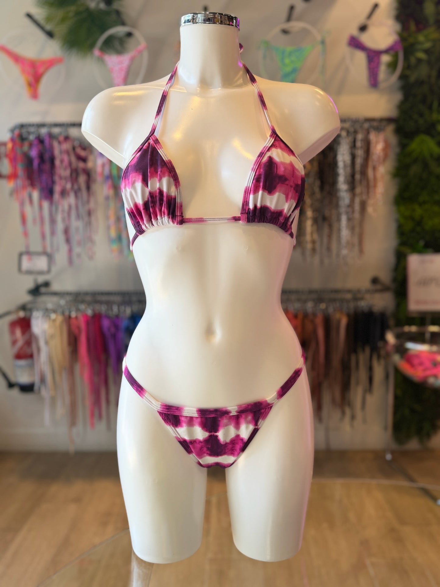 MINI TANGA TIE DYE MORADO