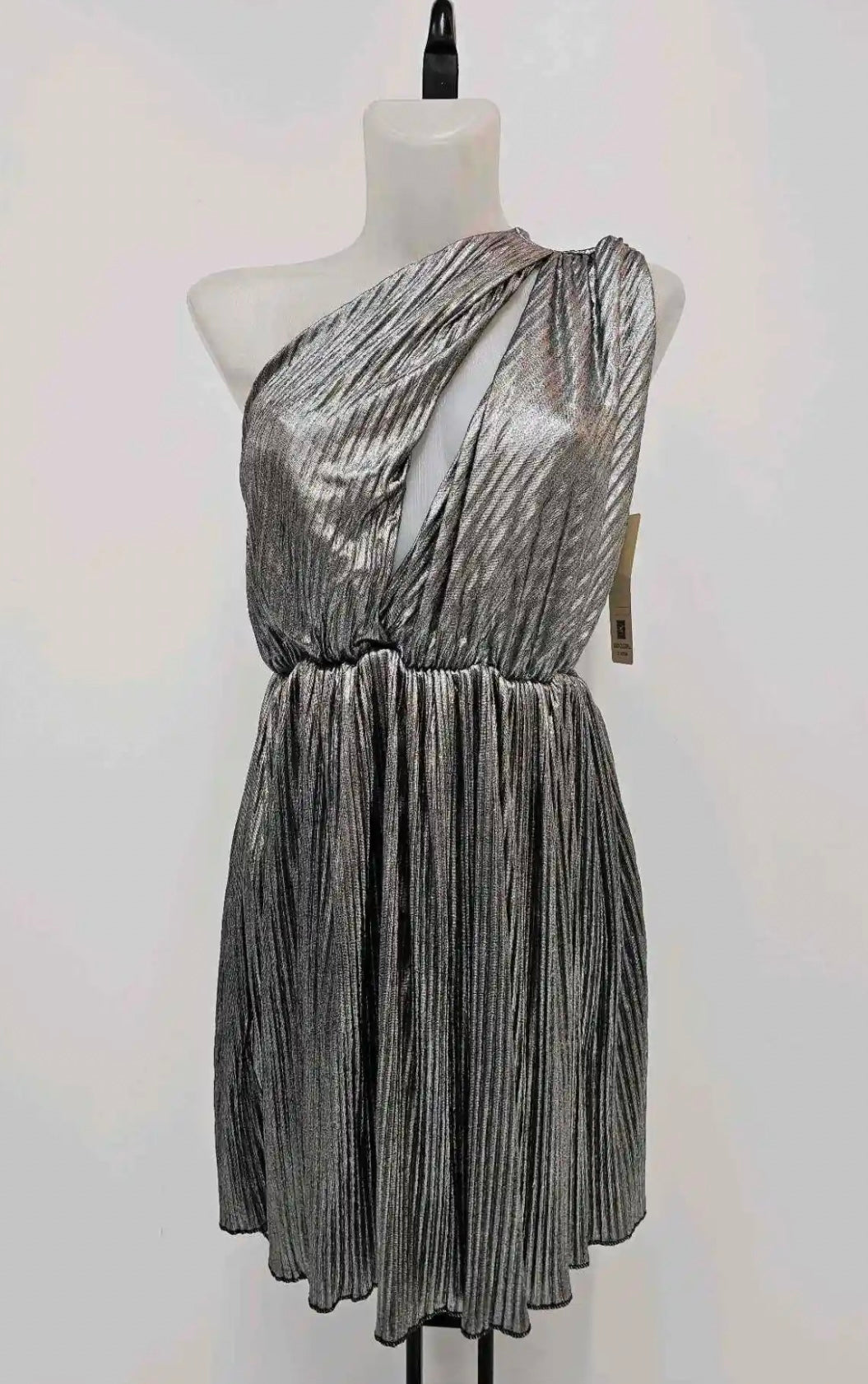 VESTIDO MONOHOMBRO METÁLICO