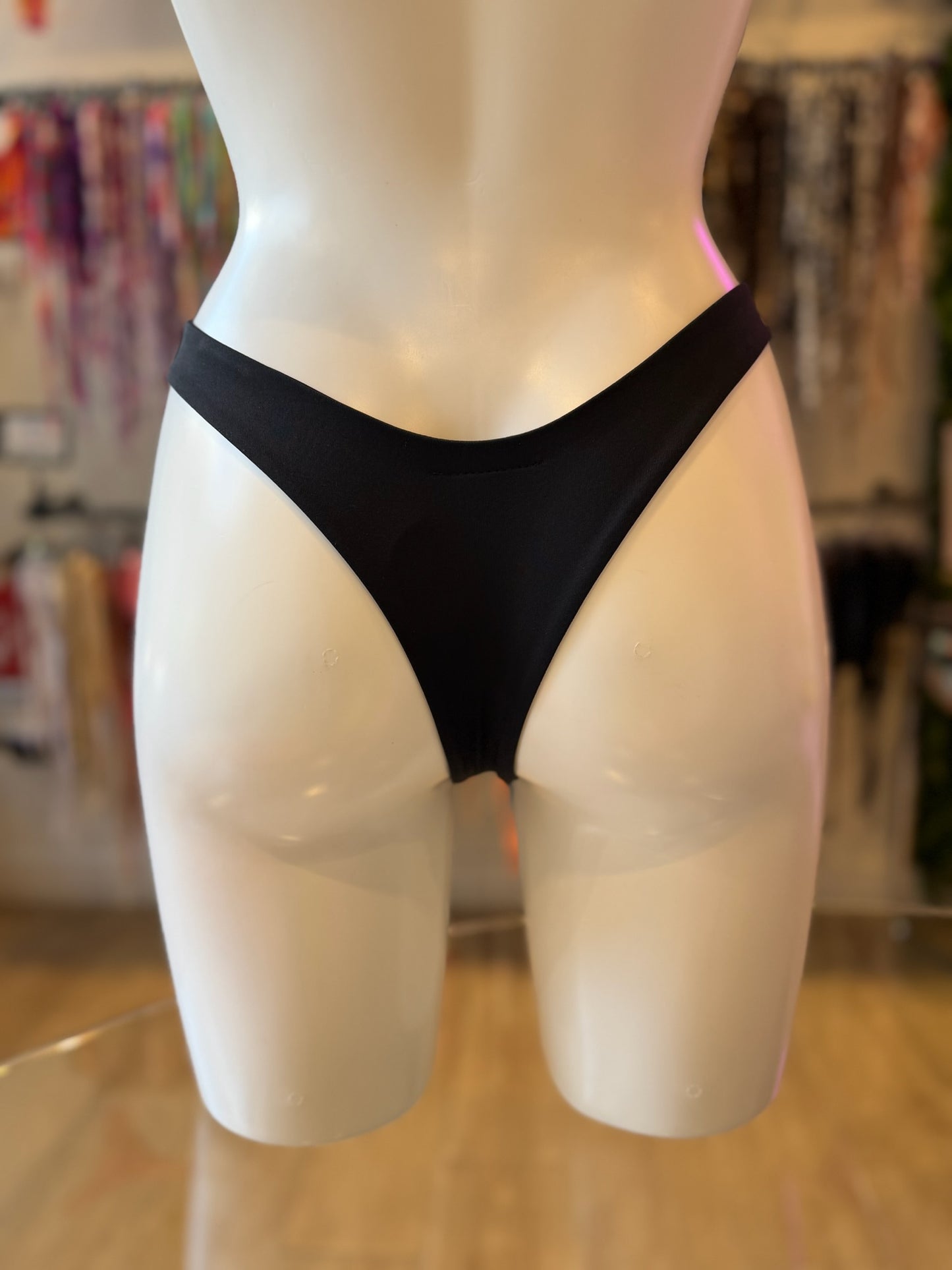 TANGA ASA DELTA BÁSICO NEGRO