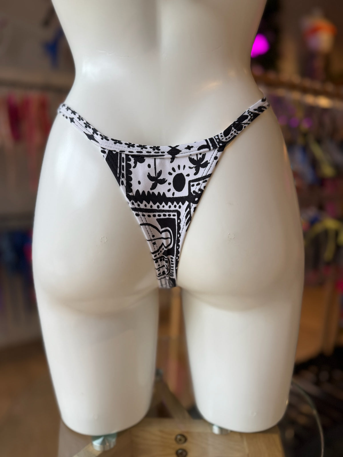 MINI TANGA REGULABLE ARABESCO