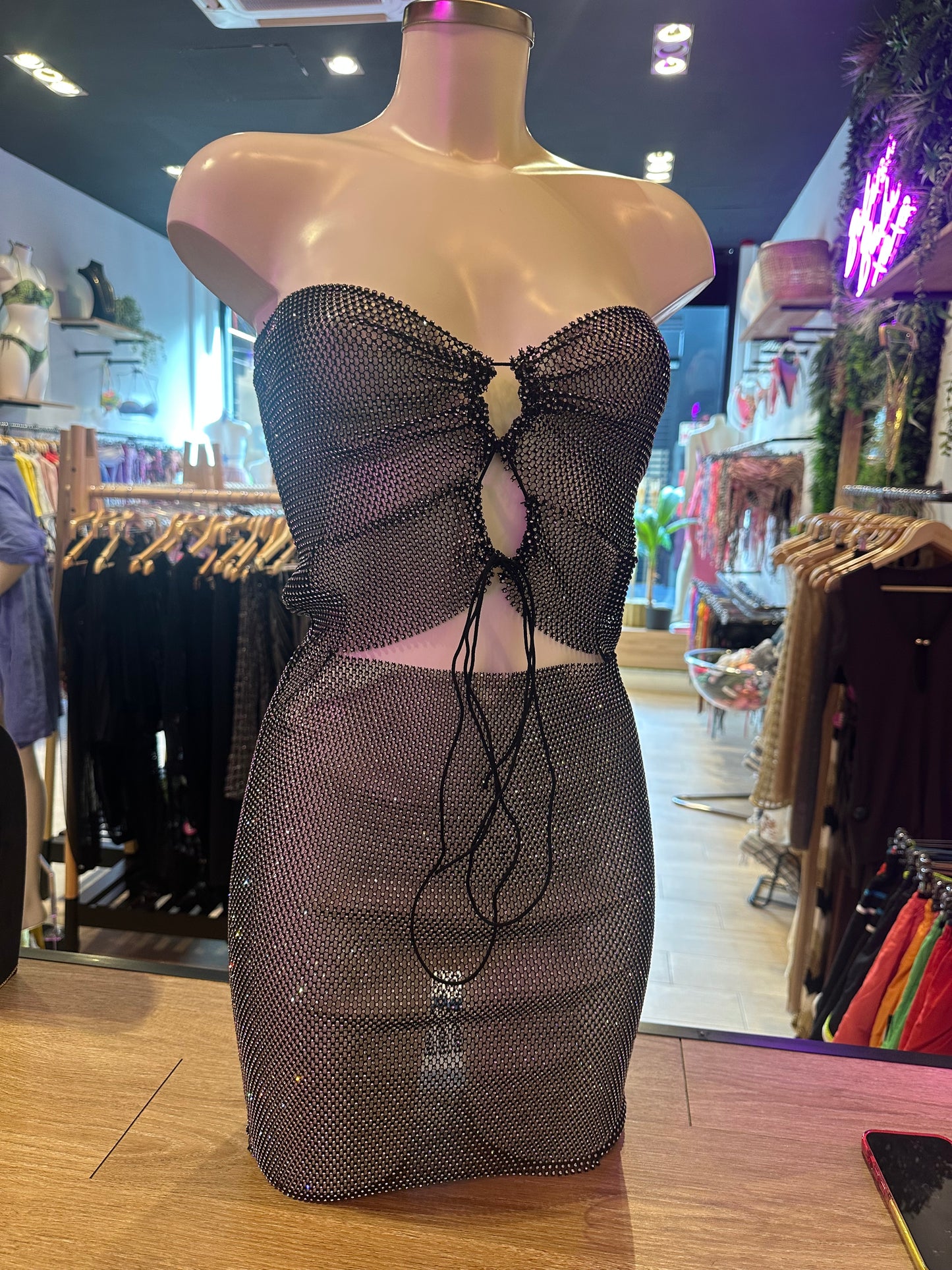 VESTIDO PIEDRAS PALABRA HONOR ELÁSTICAS