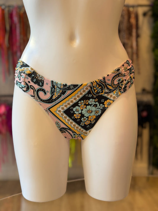 BRASILEÑA MARIPOSA BANDANA ROSA PALO