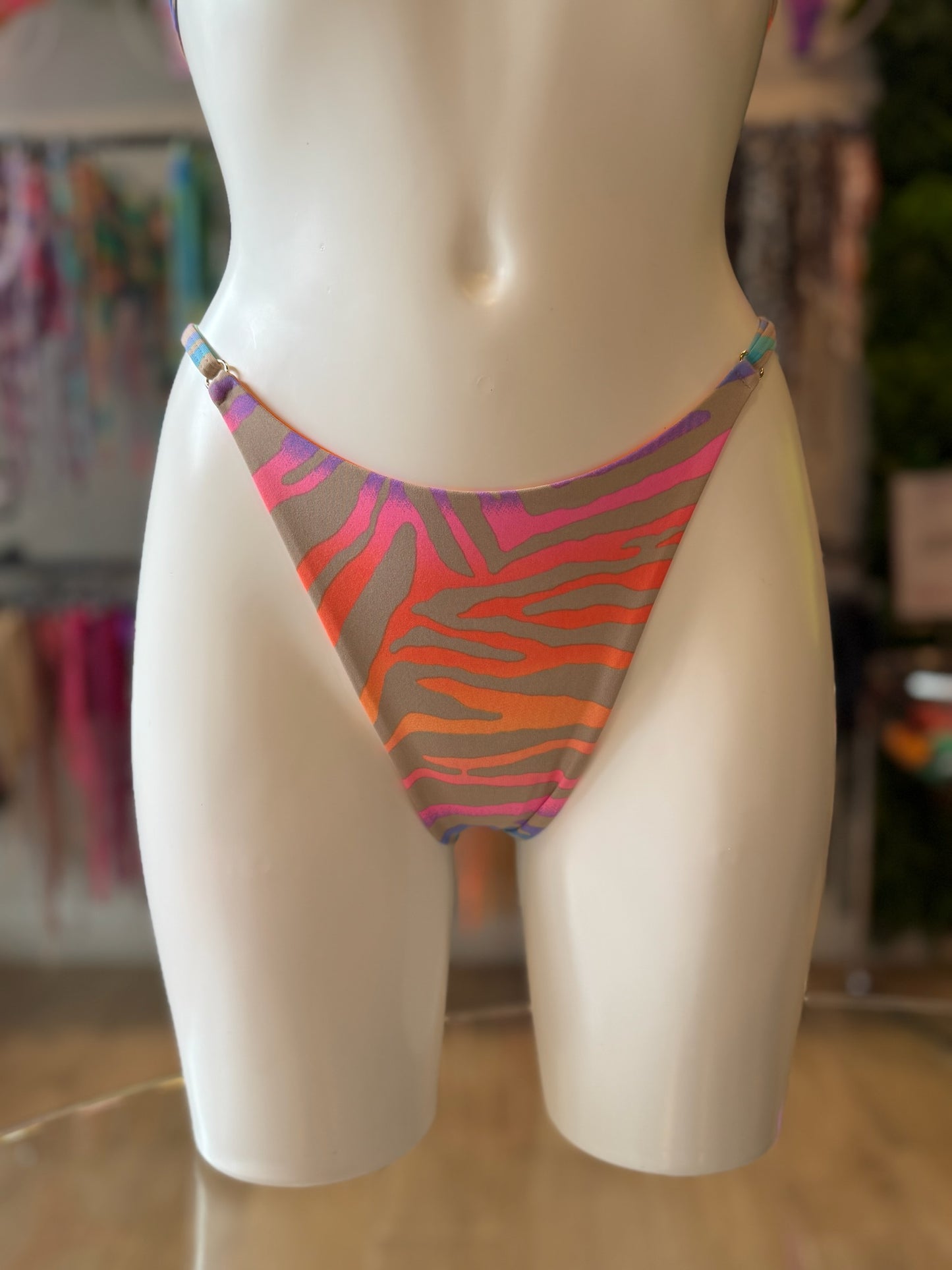 TANGA REGULABLE ZEBRA NUDE-COLORES