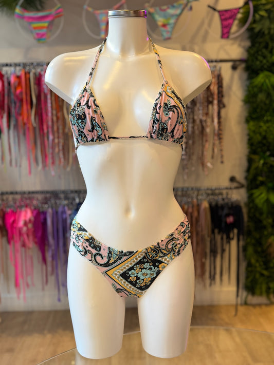 TRIÁNGULO CORTINA BANDANA ROSA PALO
