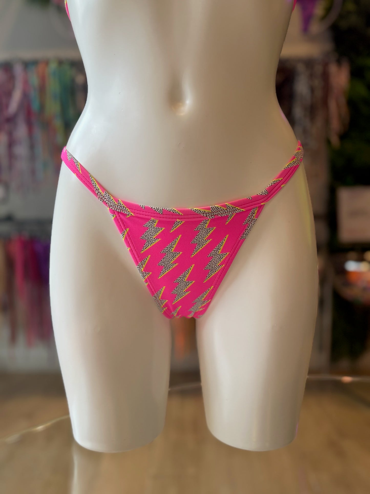 MINI TANGA RAYO ROSA NEÓN
