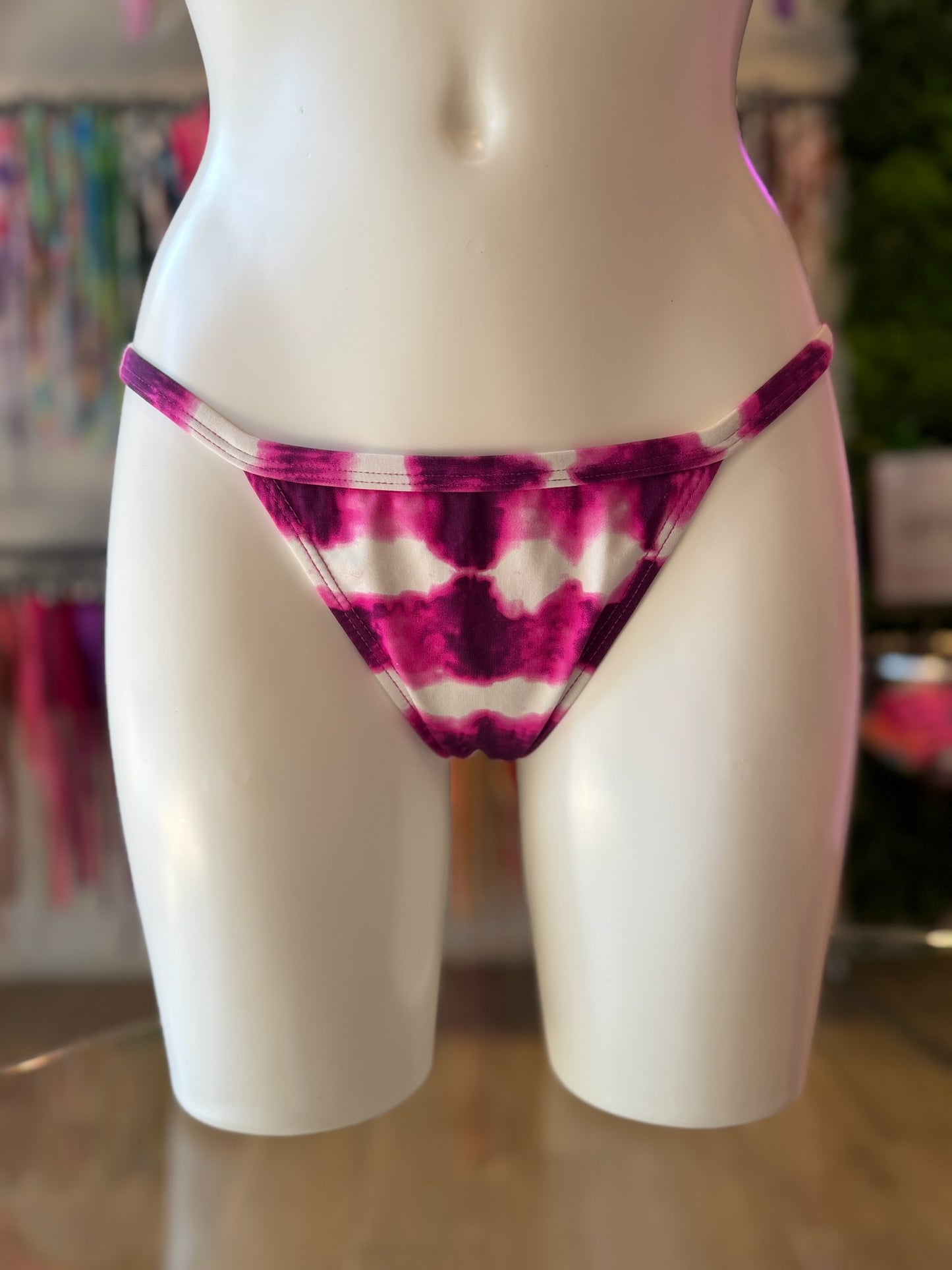 MINI TANGA TIE DYE MORADO