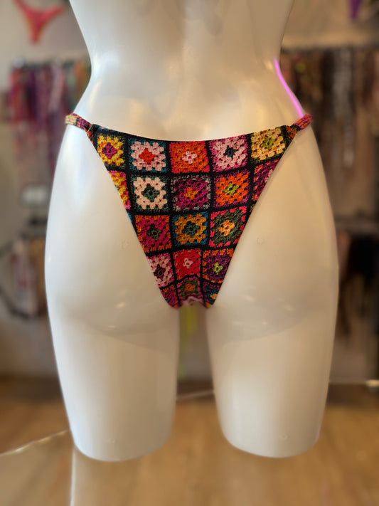 TANGA REGULABLE ESTAMPA CROCHET
