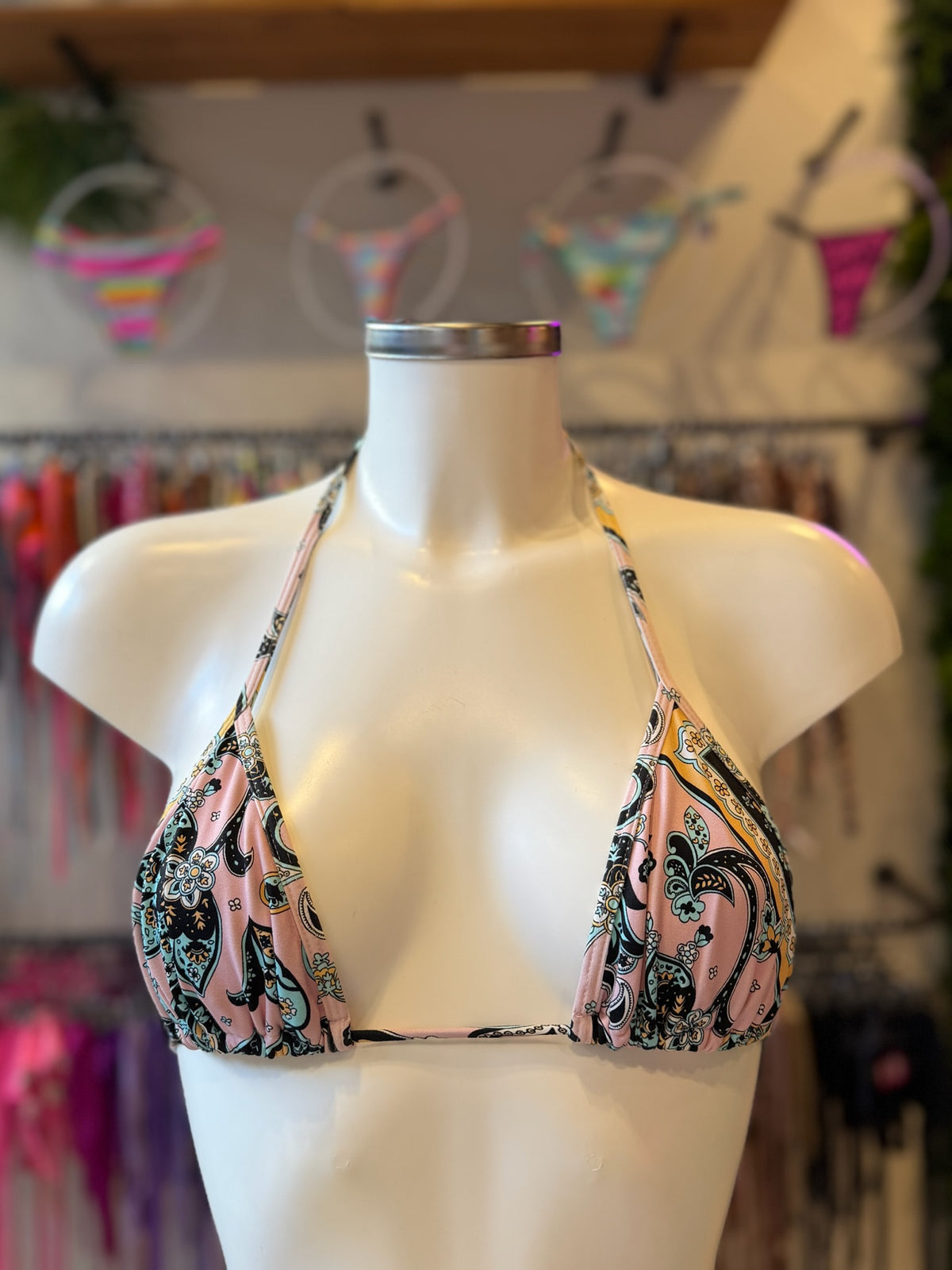 TRIÁNGULO CORTINA BANDANA ROSA PALO