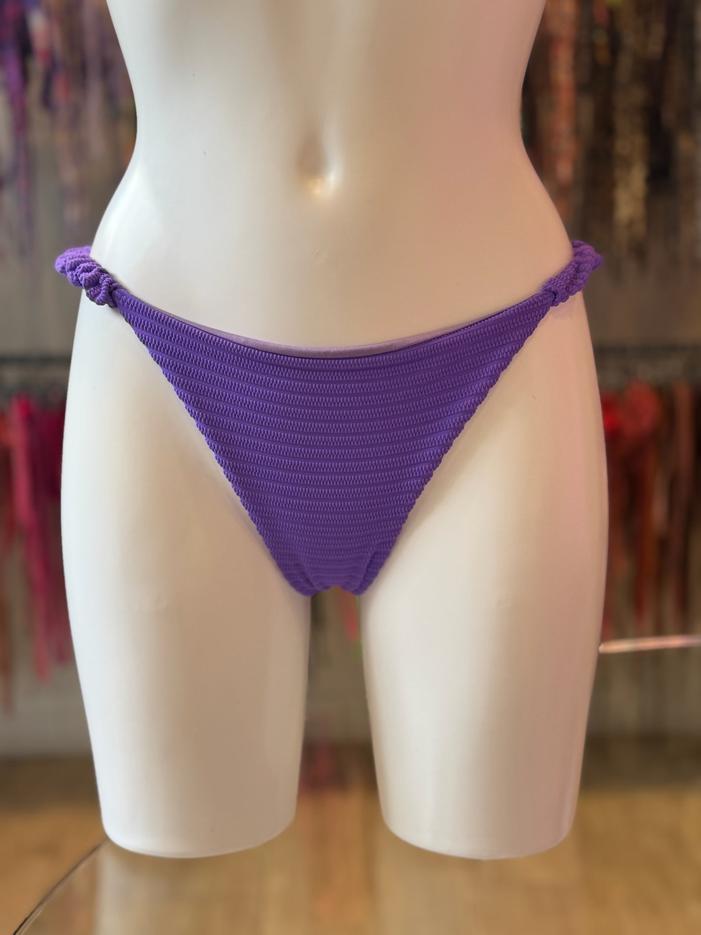 BRASILEÑA CLÁSICA RIZOS SANTORINI MORADO