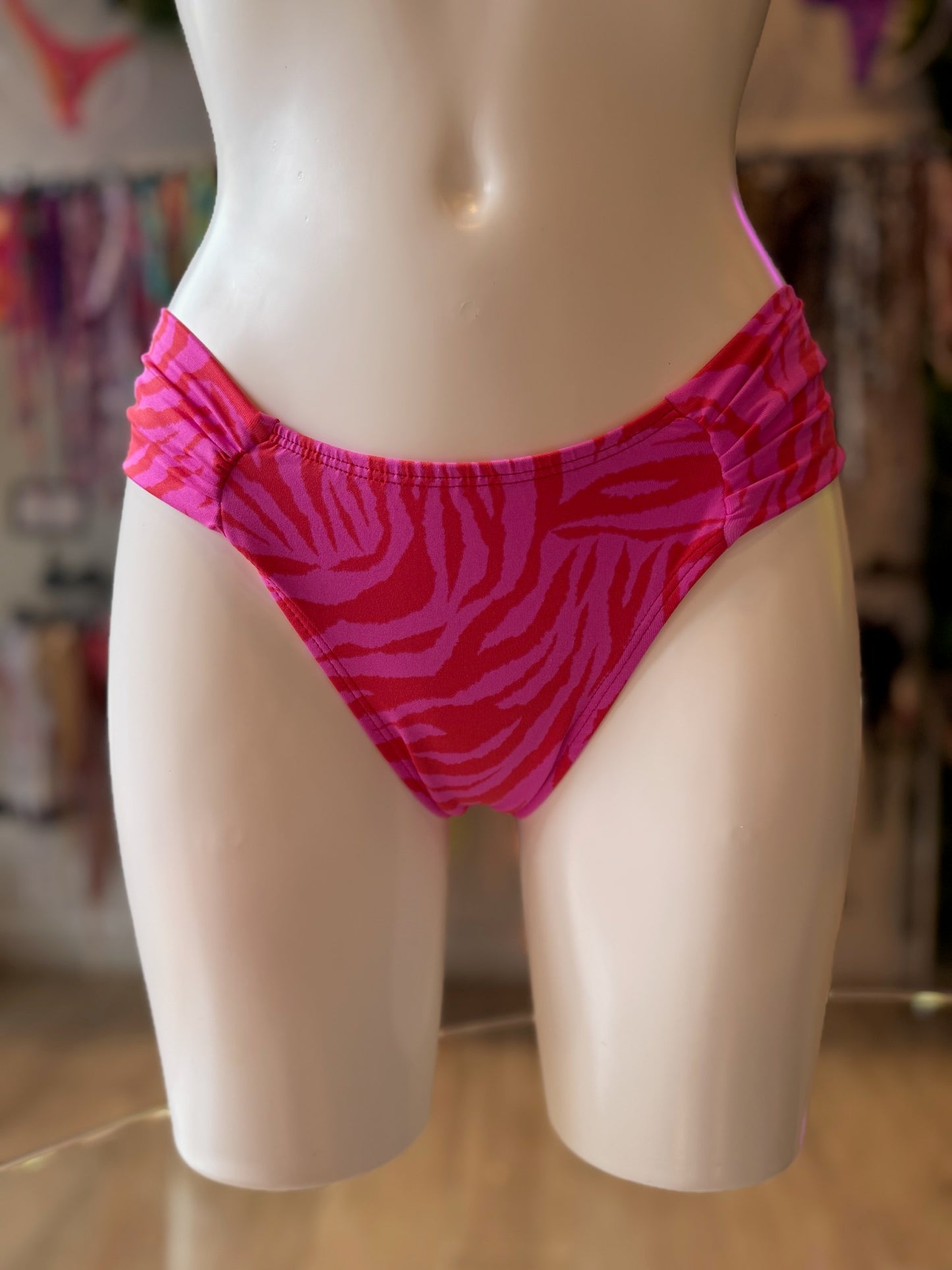 BRASILEÑA MARIPOSA ZEBRA FUCSIA-ROJO