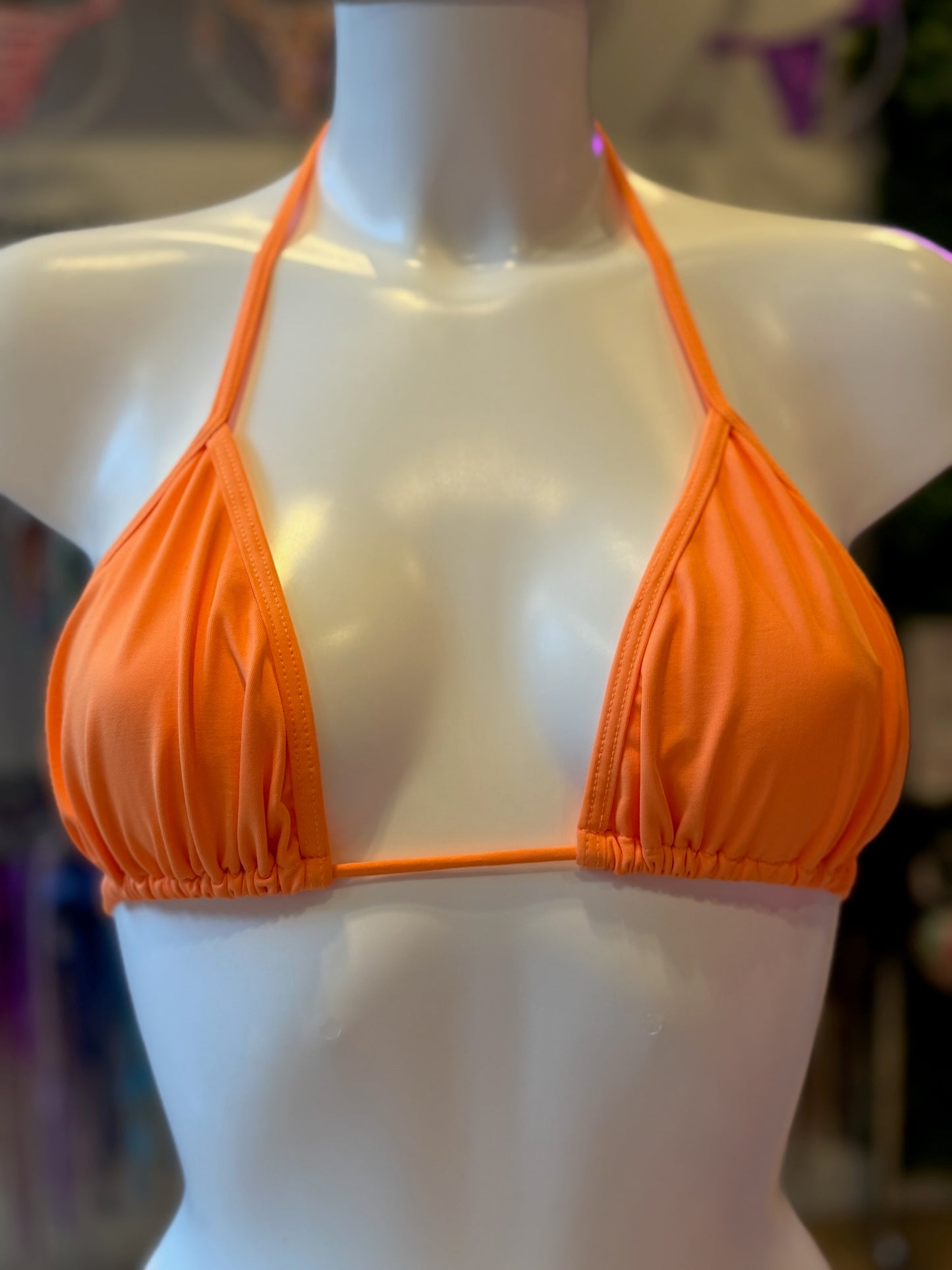 TRIÁNGULO CORTINA BASICO NARANJA NEON