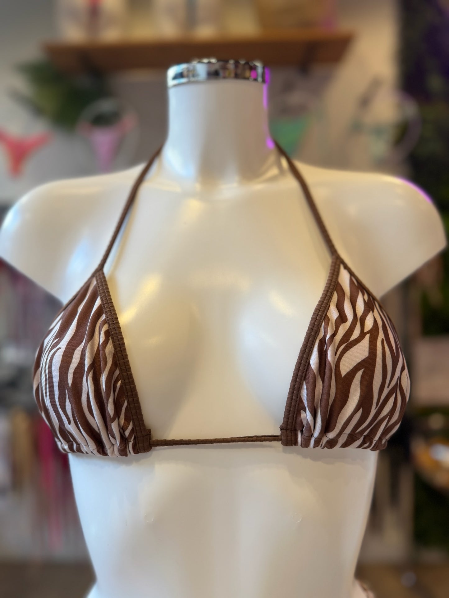 TRIÁNGULO CORTINA ZEBRA CAPUCHINO