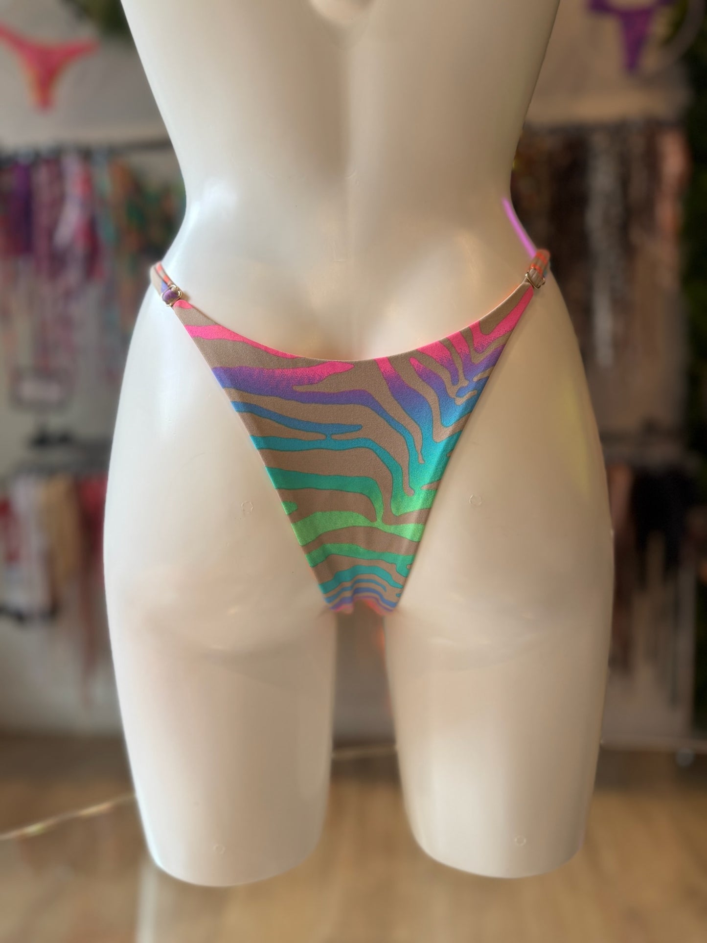 TANGA REGULABLE ZEBRA NUDE-COLORES