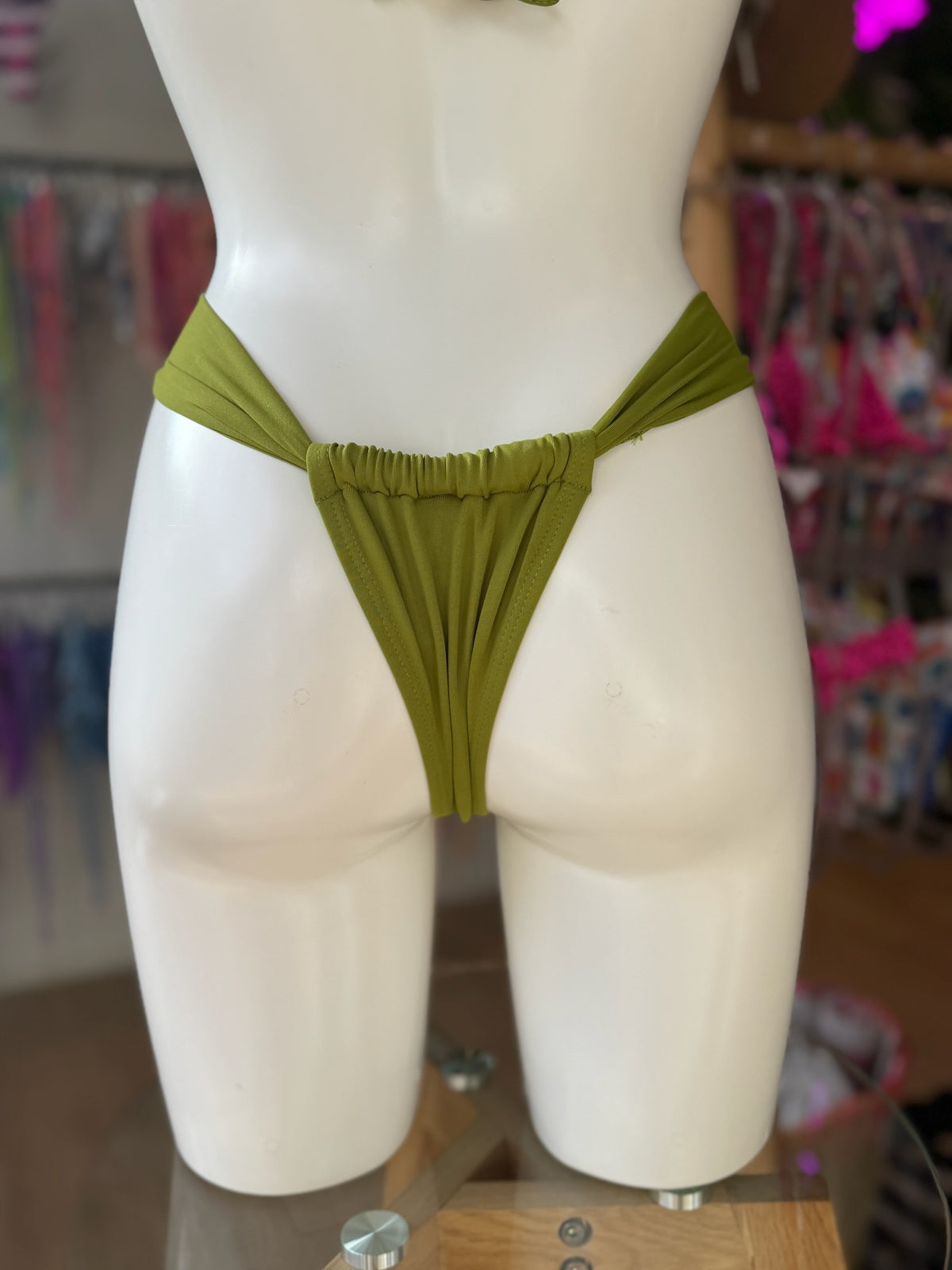 TANGA CORTINA BÁSICO VERDE MANZANA