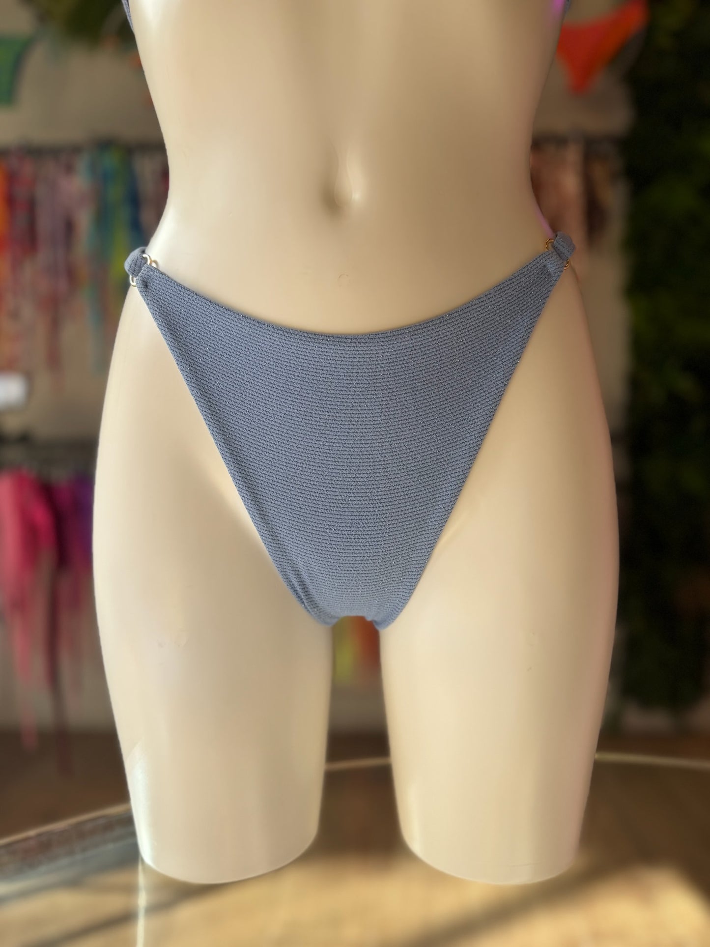 BRASILEÑA CLÁSICA REGULABLE LUREX AZUL CIELO