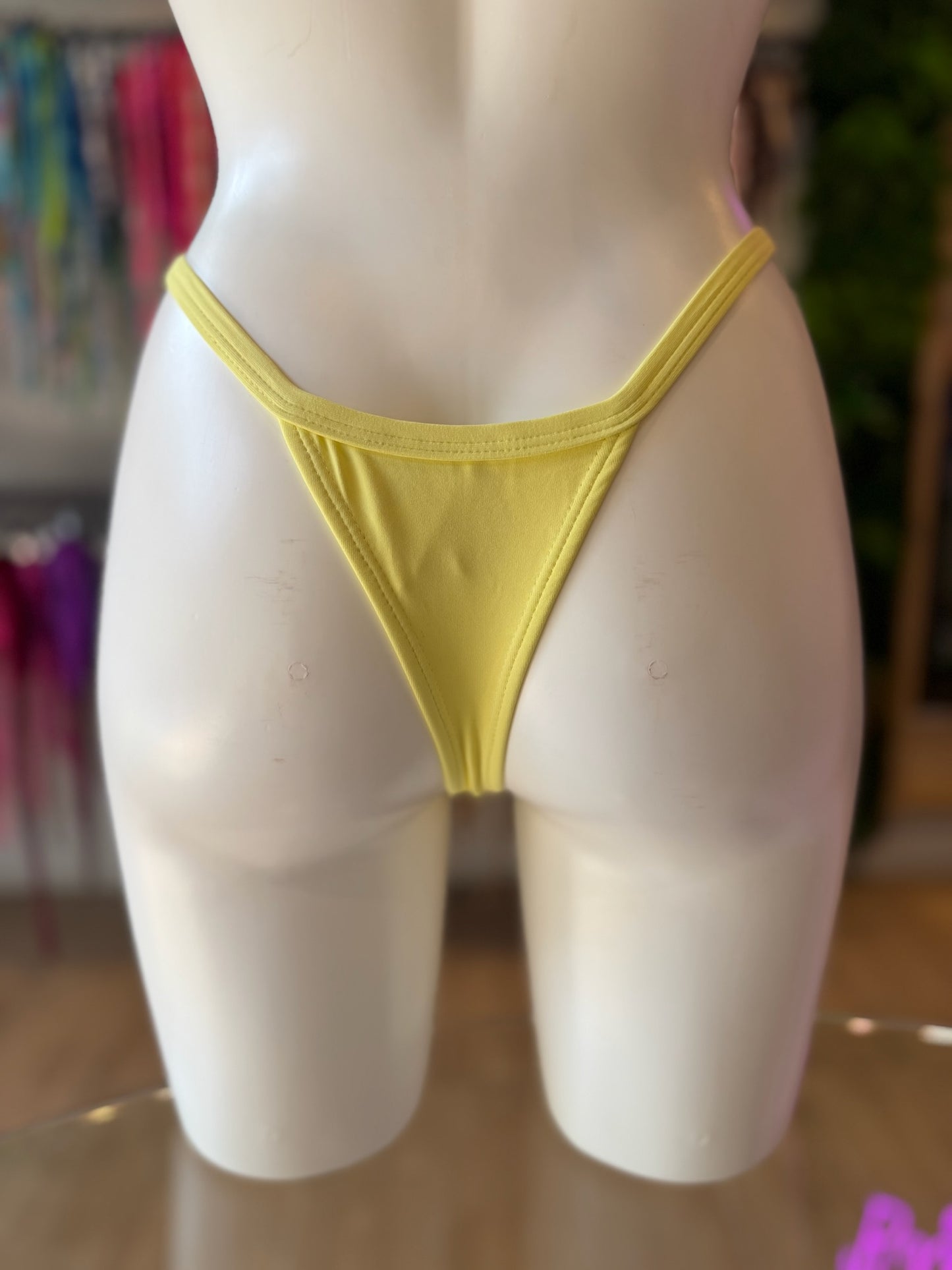 MINI TANGA REGULABLE BÁSICO AMARILLO PASTEL