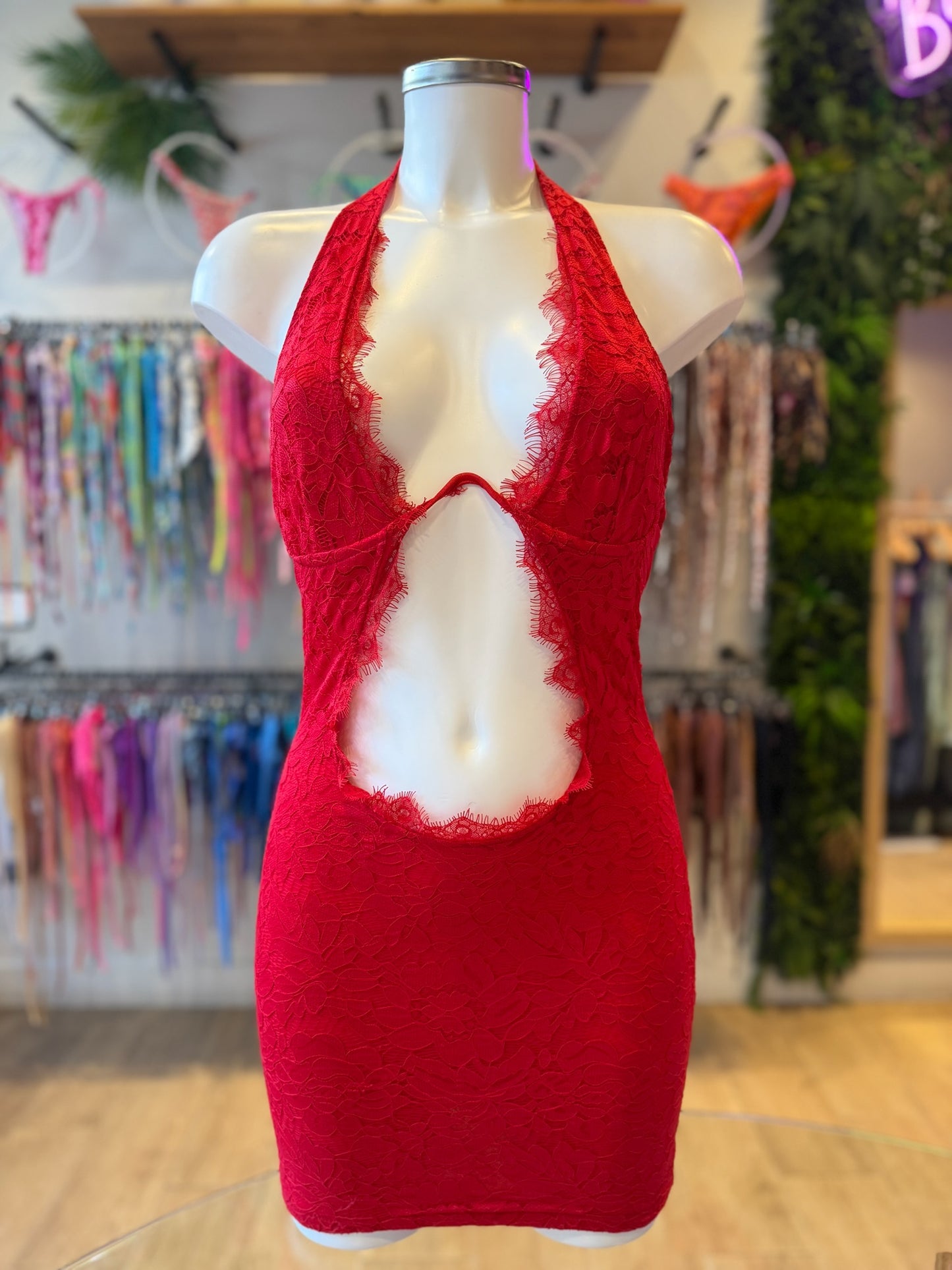 VESTIDO ENCAJE ESCOTE V