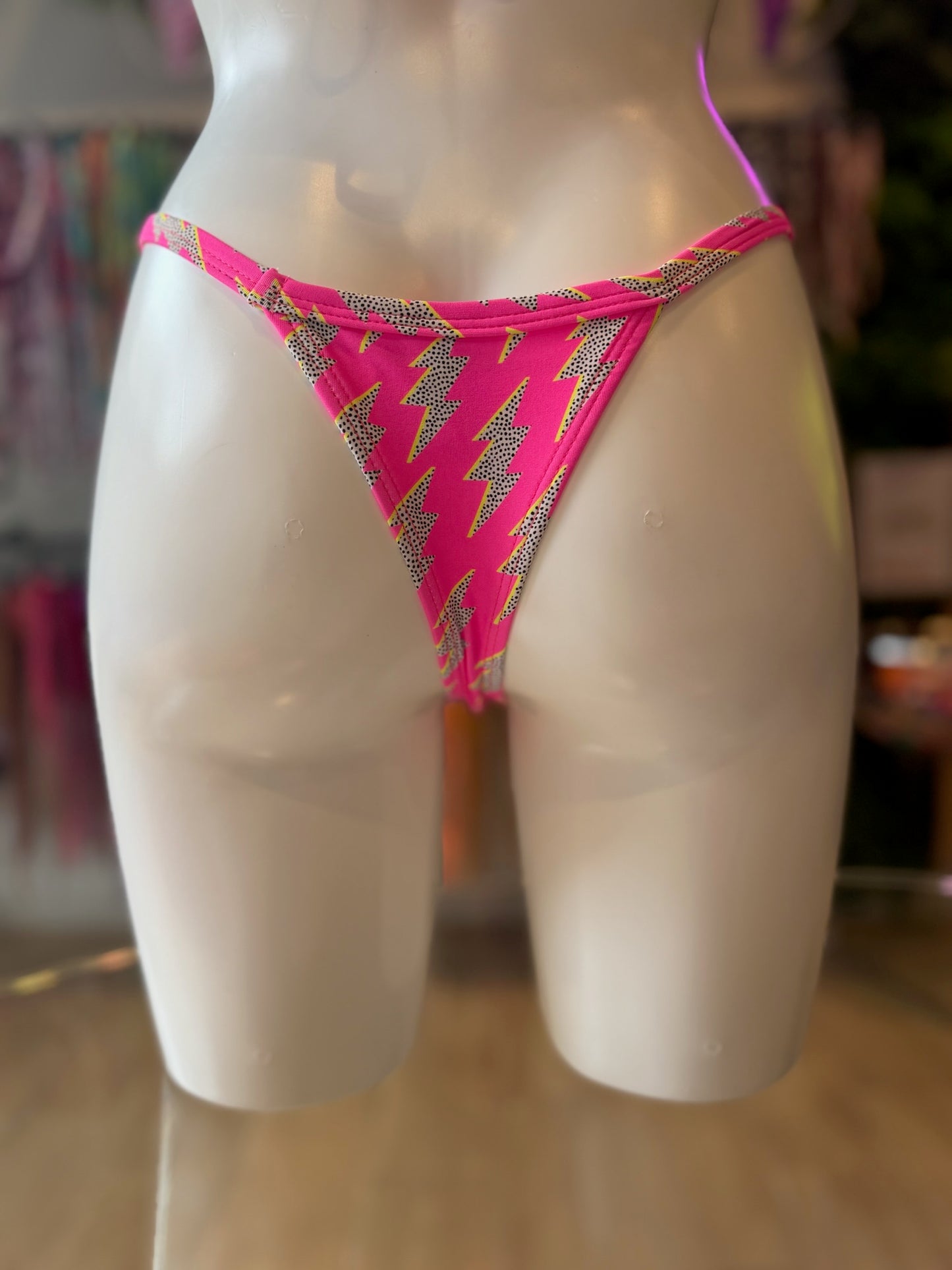 MINI TANGA RAYO ROSA NEÓN