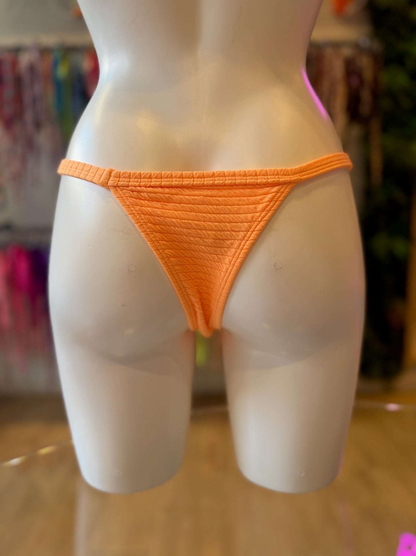 MINI TANGA DRAPE NARANJA NEÓN