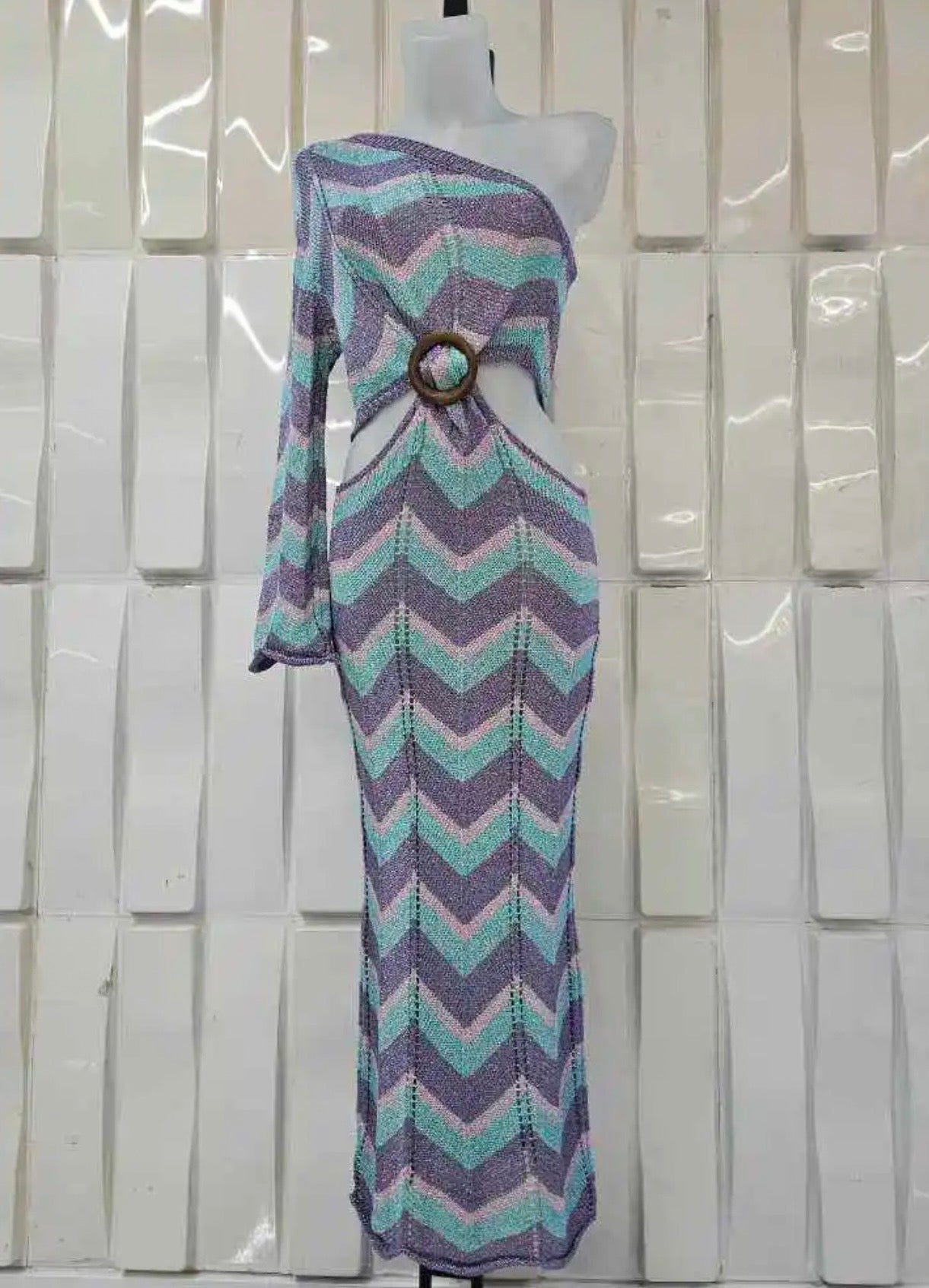VESTIDO MONOHOMBRO LUREX ARGOLLA MADERA