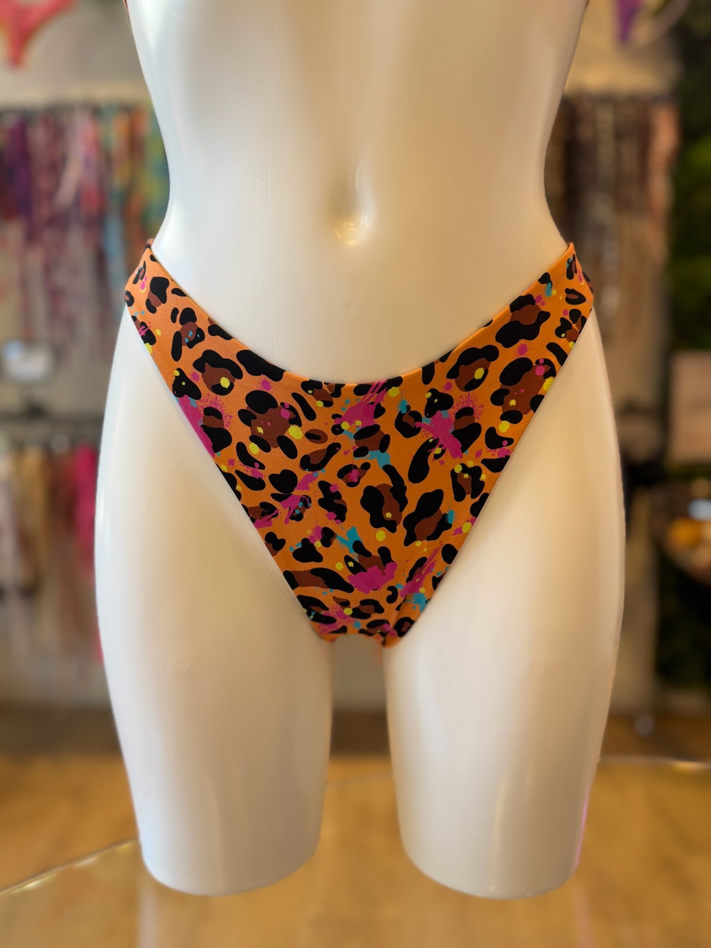 BRASILEÑA CLÁSICA LEOPARDO SPLASH