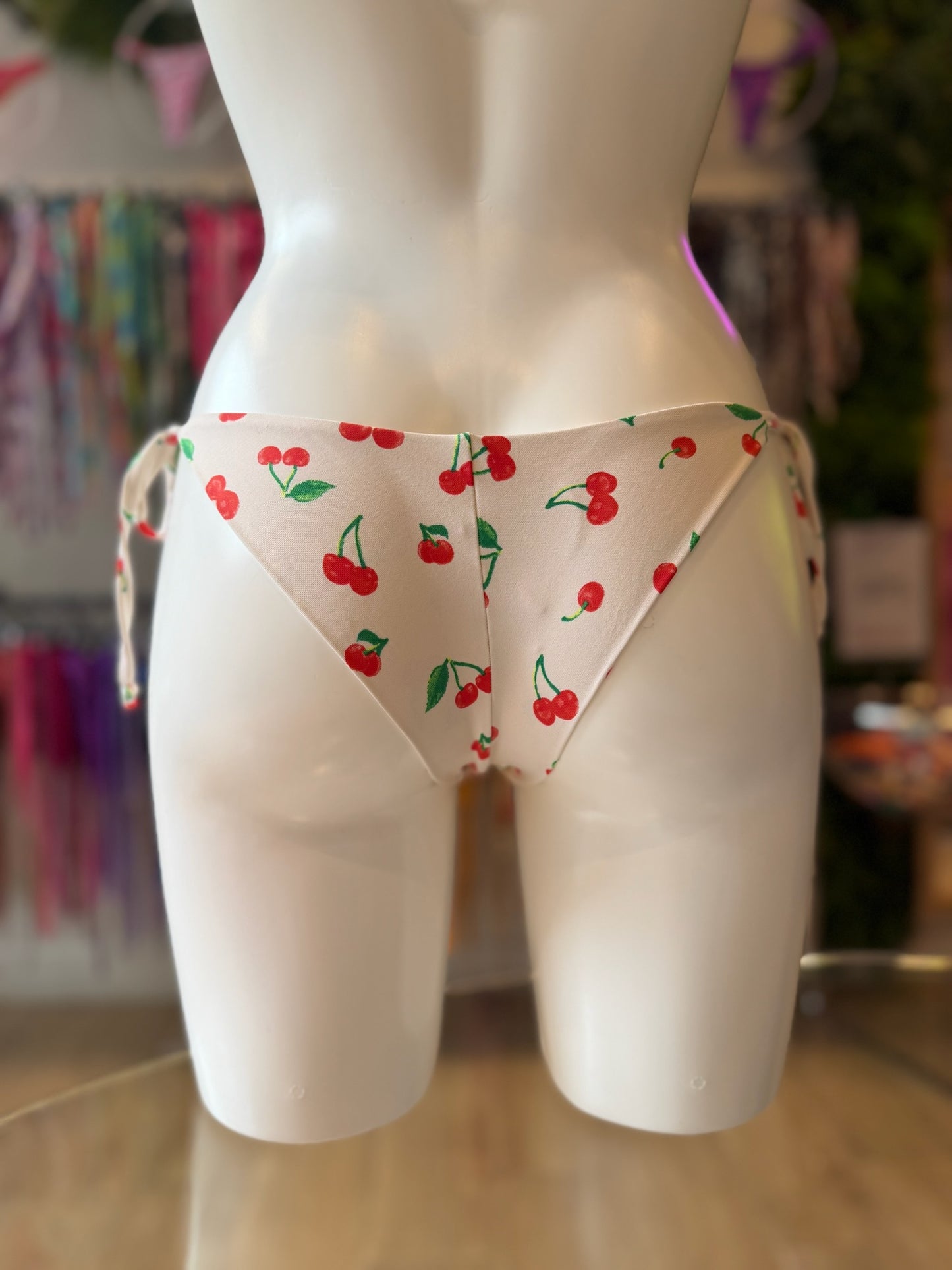 BRASILEÑA LAZOS OFF WHITE CEREZAS