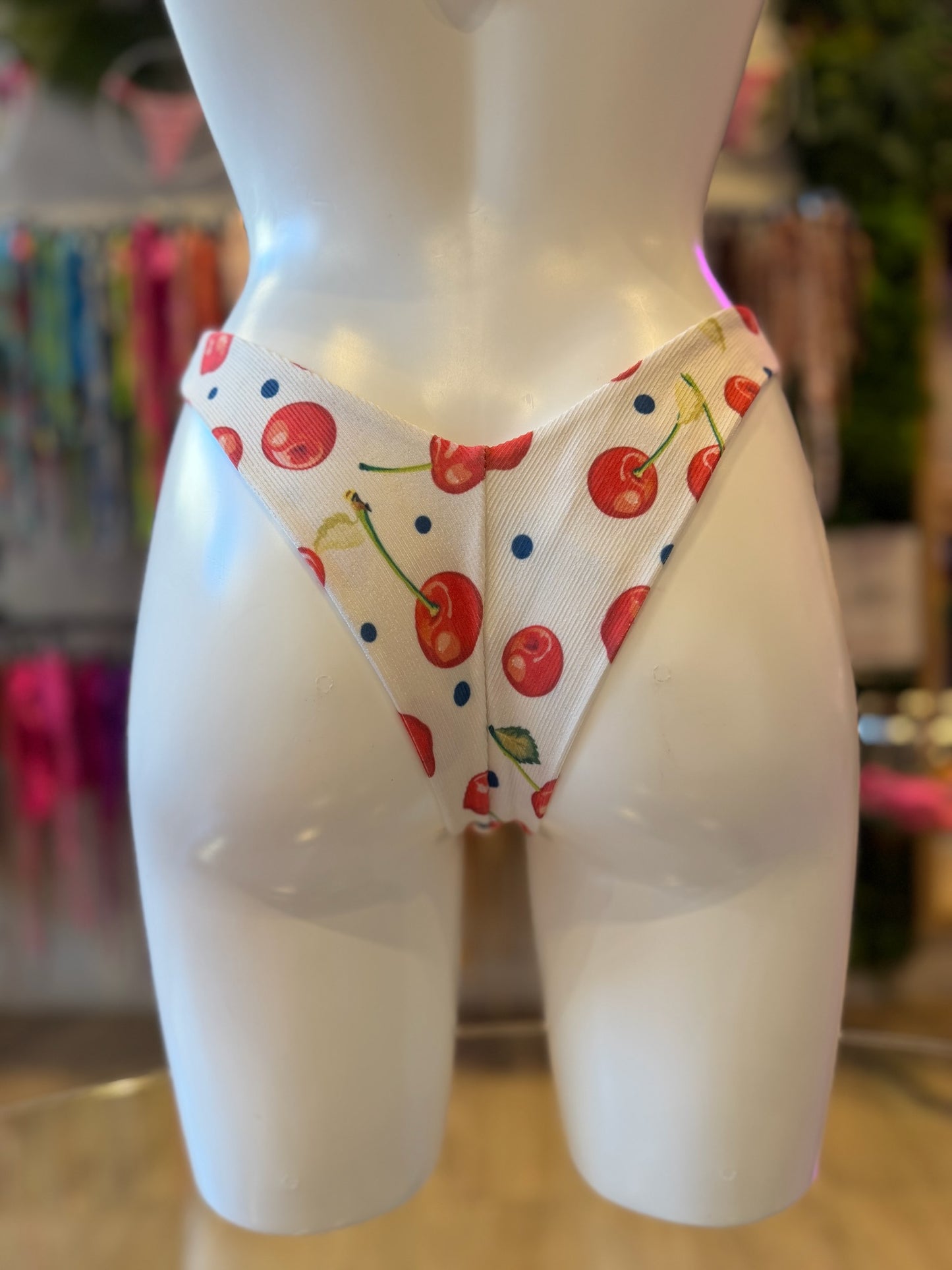 BRASILEÑA CLÁSICA PANA OFF WHITE CEREZAS