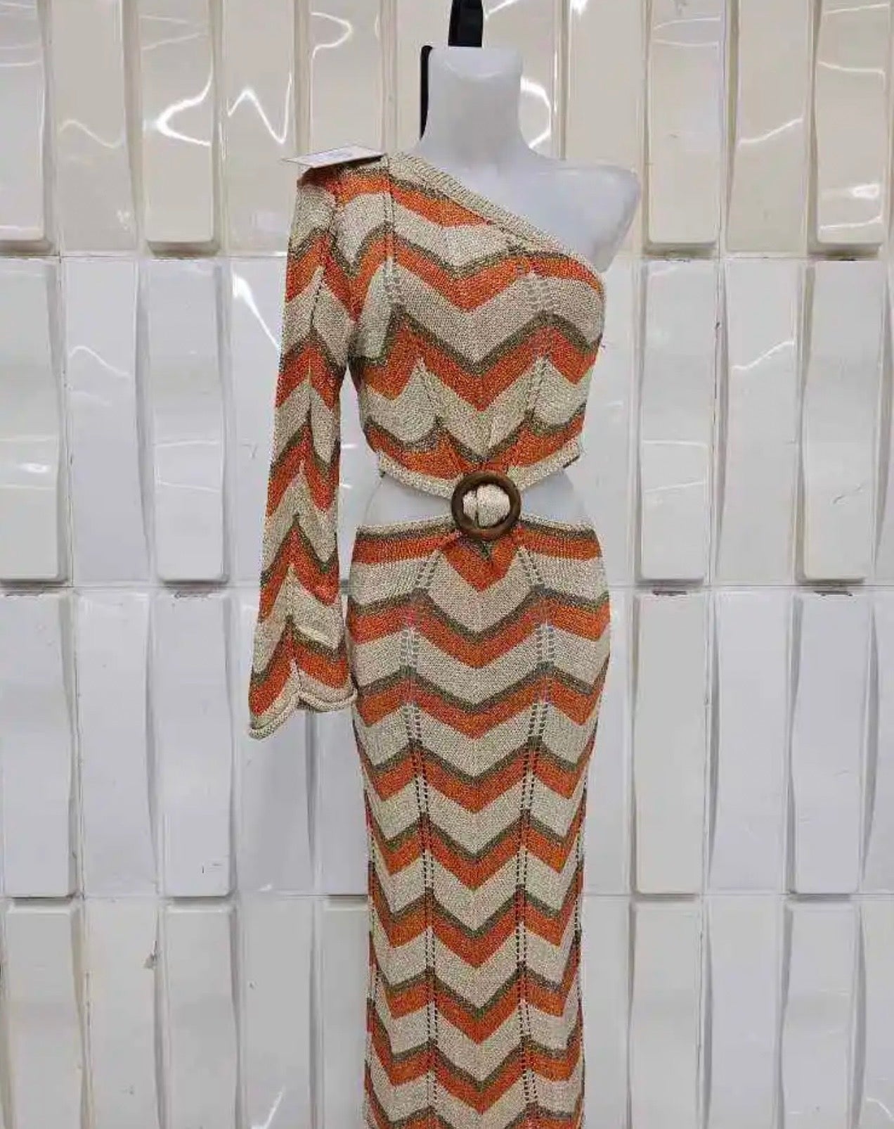 VESTIDO MONOHOMBRO LUREX ARGOLLA MADERA