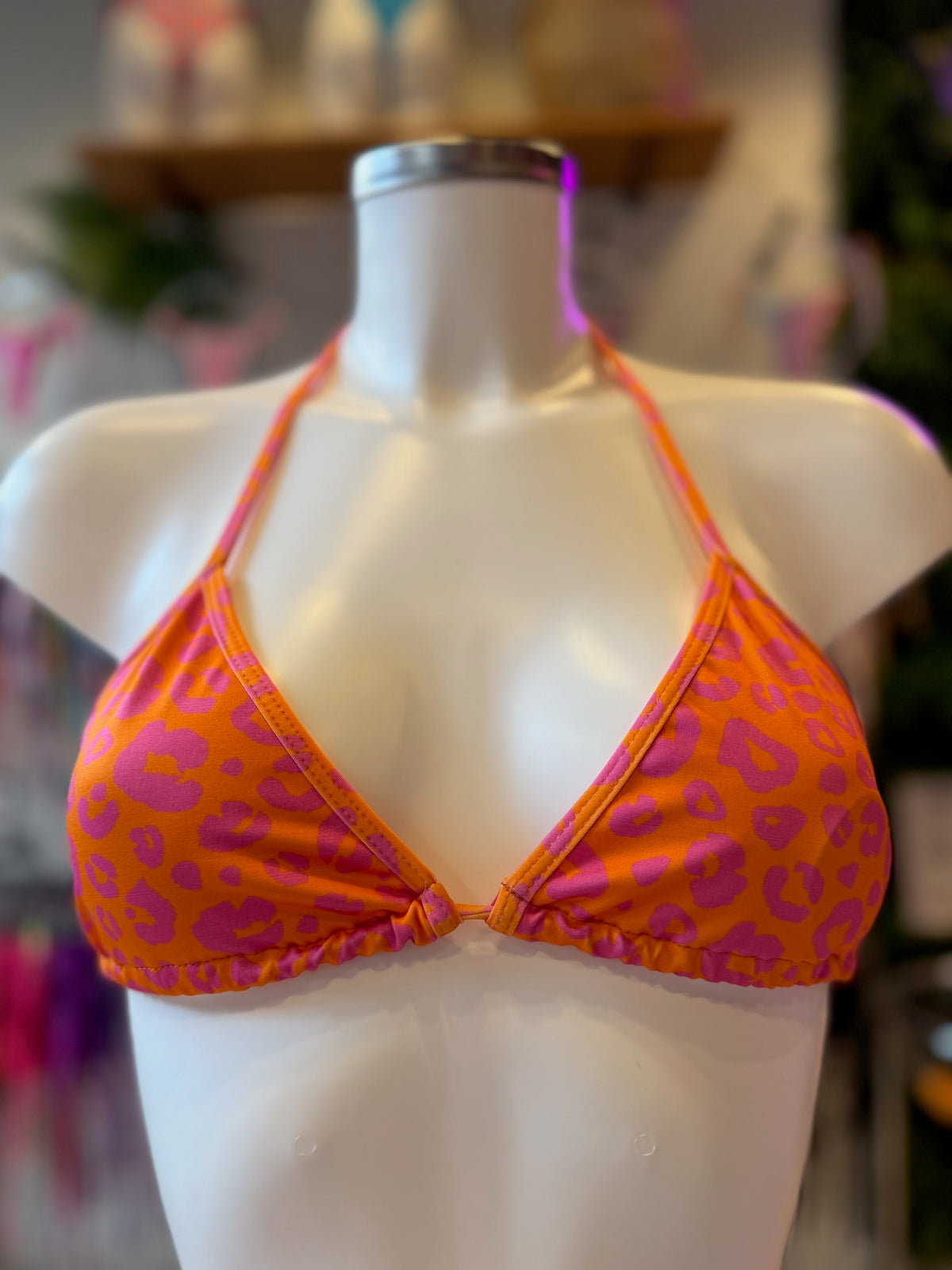 TRIÁNGULO CORTINA LEOPARDO NARANJA-ROSA