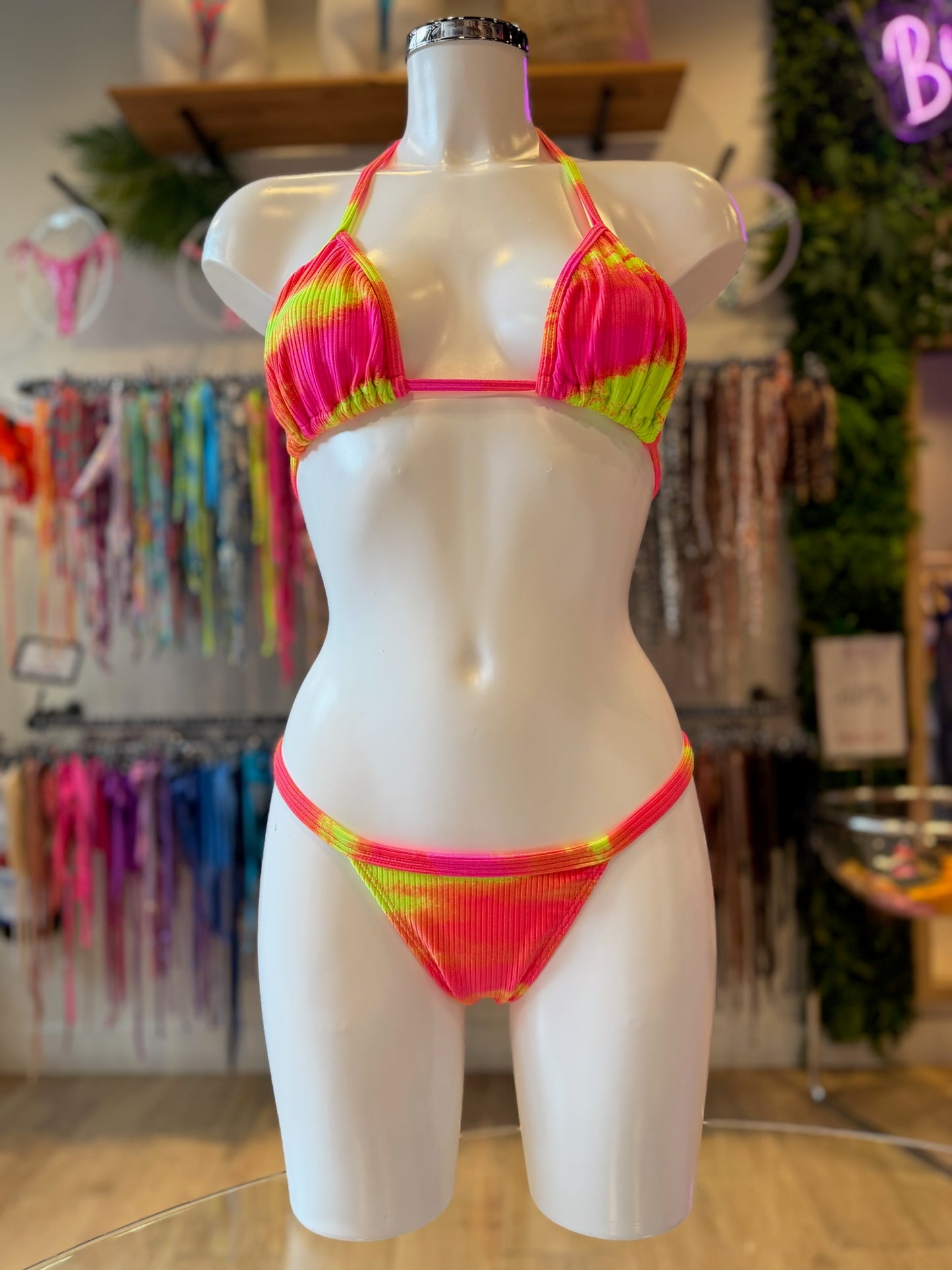 TRIÁNGULO CORTINA EDÉN TIE DYE HOT