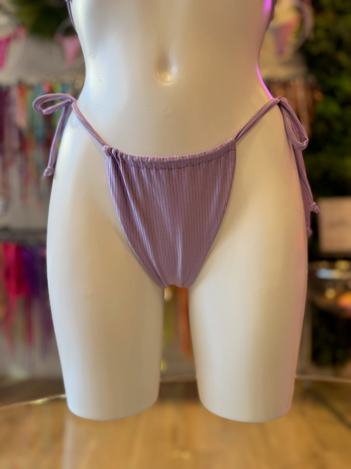 TANGA CORTINA LAZOS EDÉN LILA PALO
