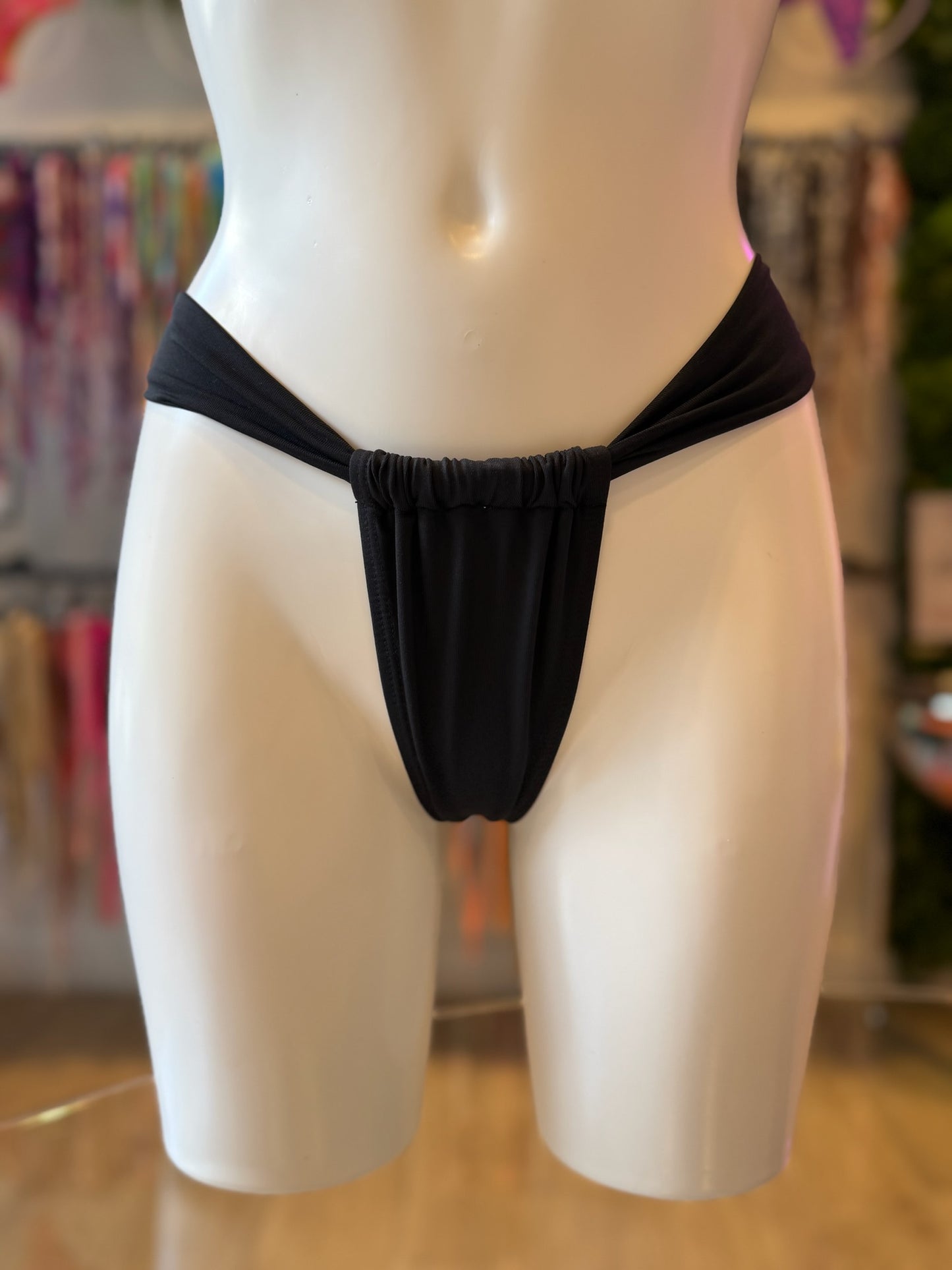TANGA CORTINA BÁSICO NEGRO
